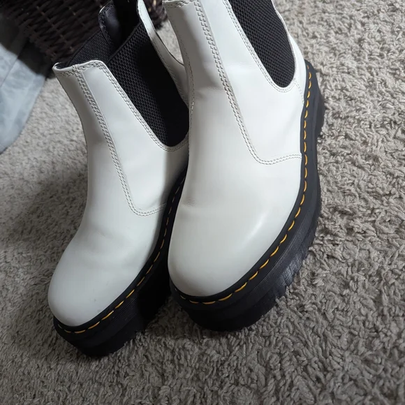Platform Doc Martens, Chelsea Boots - Picture 4 of 12